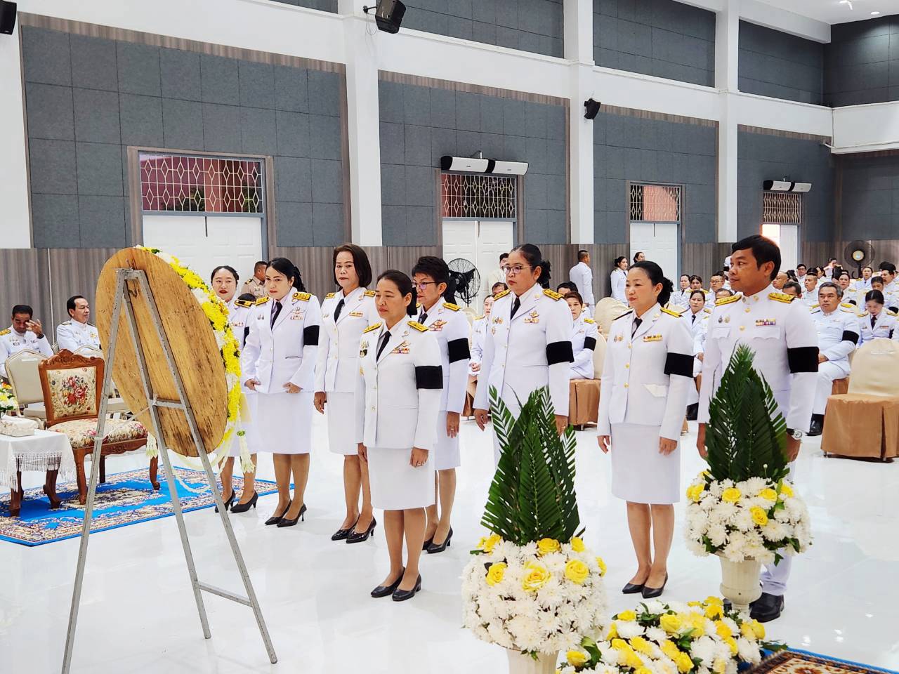 title -  สำนักงานการปฏิรูปที่ดินจังหวัดเพชรบูรณ์ เข้าร่วมพิธีวางพวงมาลา และทำบุญตักบาตรถวายเป็นพระราชกุศล เนื่องในวันนวมินทรมหาราช ประจำปี 2569 